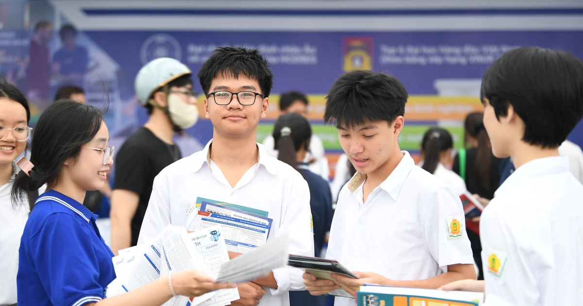 Tuyển sinh đại học 2026: Kẽ hở trong quy định điểm sàn