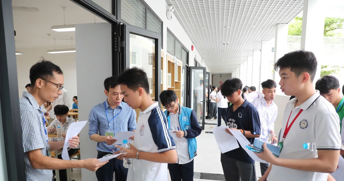 Tuyển sinh lớp 10 ở Hà Nội: Cách đăng kí nguyện vọng để không ‘trắng tay’