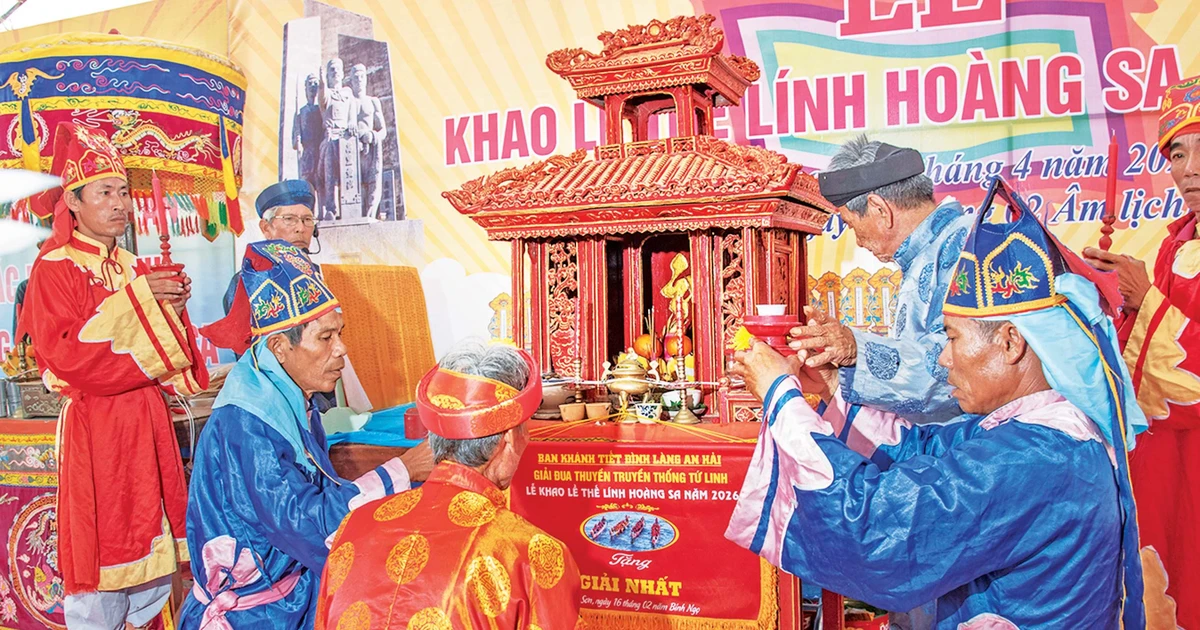 Thần Hoàng Sa về Long Đình