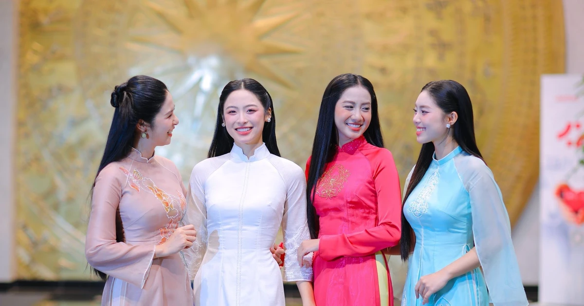 Áo dài Tết: Truyền thống dẫn dắt xu hướng