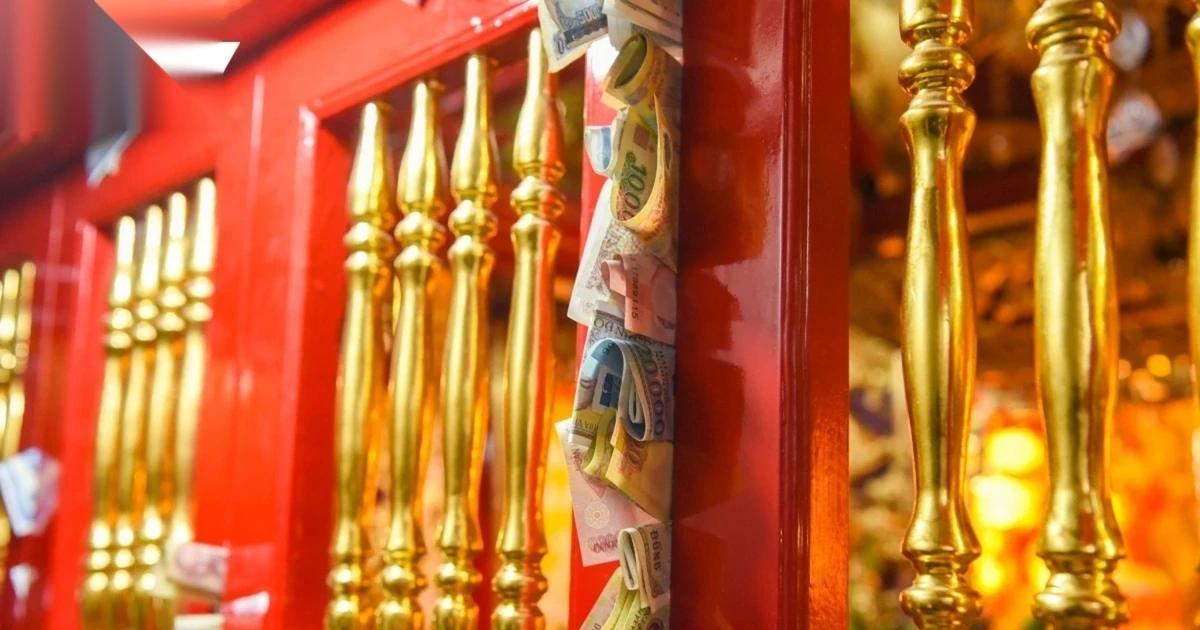 Mập mờ quản lý tiền công đức