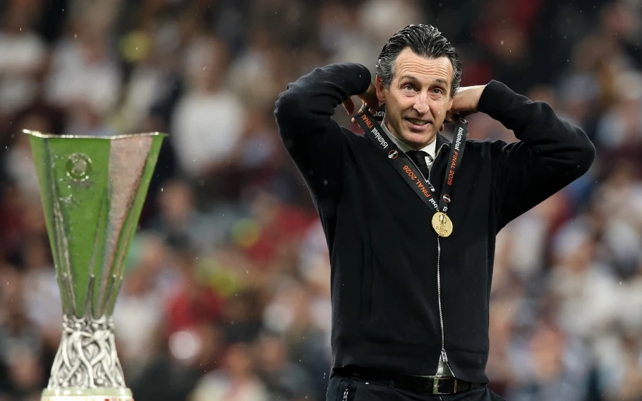 HLV Aston Villa đi vào lịch sử nhờ chức vô địch Europa League