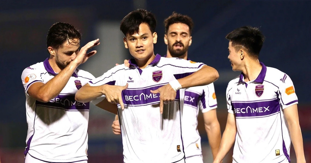 Nhận định Becamex TPHCM vs SLNA, 18h00 ngày 24/5: Tránh xa ‘vùng đỏ’