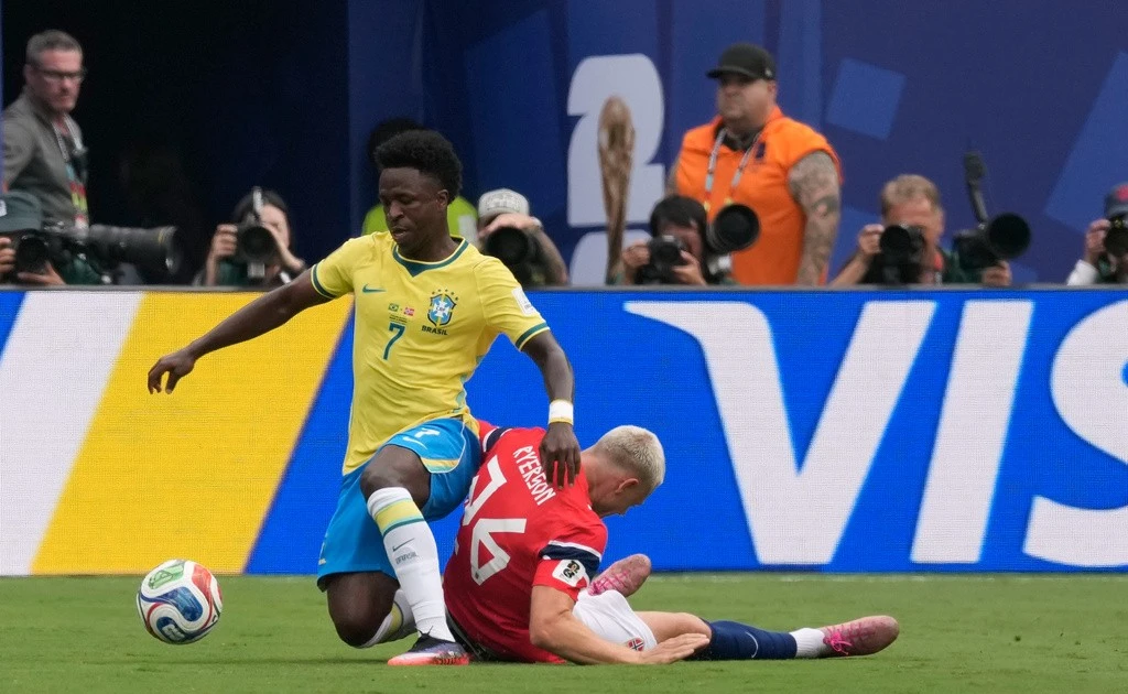 Trực tiếp Brazil vs Na Uy 0-0 (hiệp 2): Halaand chỉ thiếu một chút là có bàn thắng