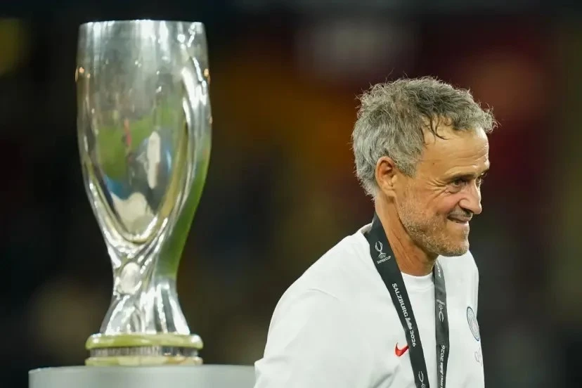 HLV Luis Enrique ra lệnh gì cho PSG sau khi đoạt Siêu Cúp châu Âu