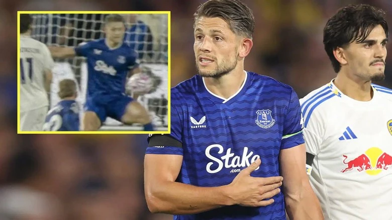 Vòng 1 Ngoại hạng Anh khép lại với hàng loạt tình huống tranh cãi