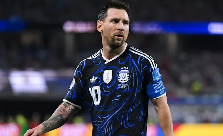 Vì sao Argentina xin FIFA được mặc trang phục phụ để đá bán kết với Anh?