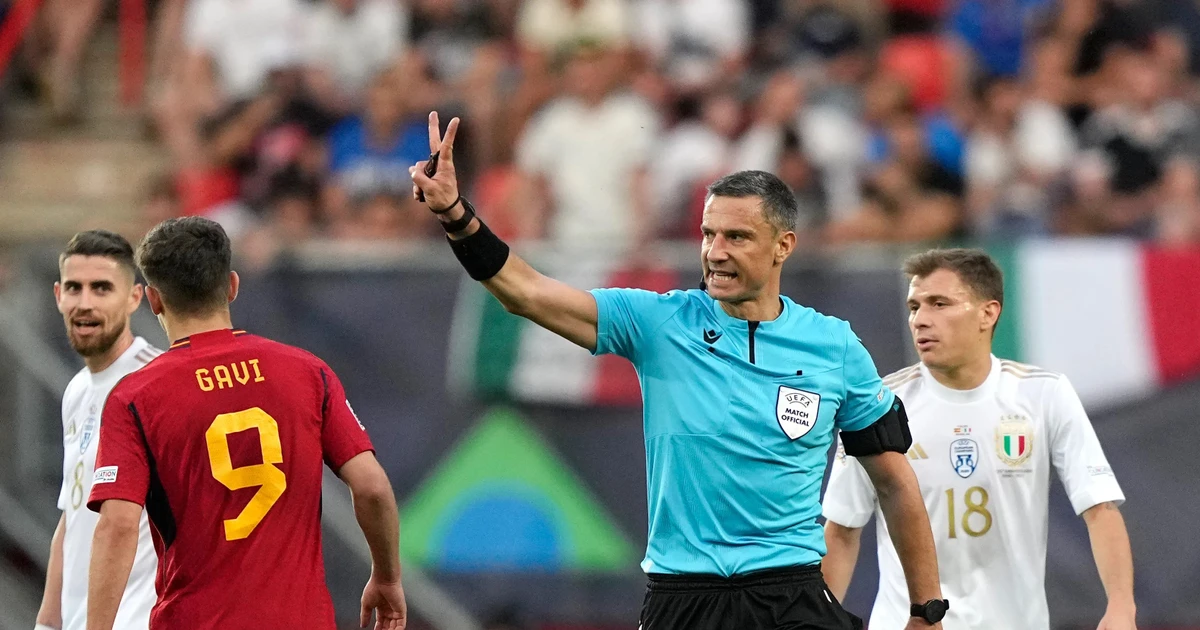 Trọng tài cầm còi trận Brazil vs Morocco từng vào đồn cảnh sát vì bị nghi liên quan tới băng đảng