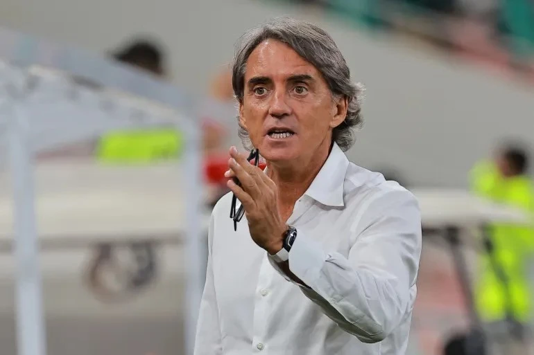 Trong cơn khủng hoảng, đội tuyển Italia bổ nhiệm lại HLV Roberto Mancini