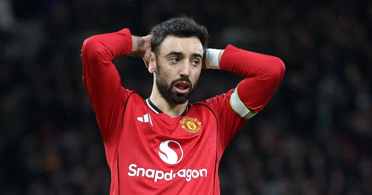 MU thua sốc dù đá hơn người gần cả trận