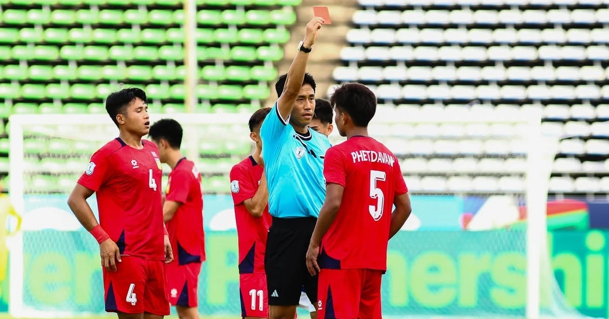 Hy hữu ở ASEAN Cup 2026: Cầu thủ Lào đá 2 trận nhận 2 thẻ đỏ