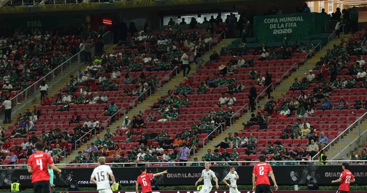 Sân bóng tổ chức World Cup đầy chỗ trống, FIFA nhận đòn đau vì giá vé trên trời