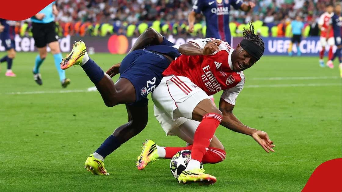 Chung kết Champions League: Tranh cãi tiếp tục, trọng tài bị réo tên
