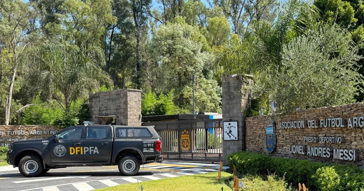 FBI 'sờ gáy' Liên đoàn bóng đá Argentina