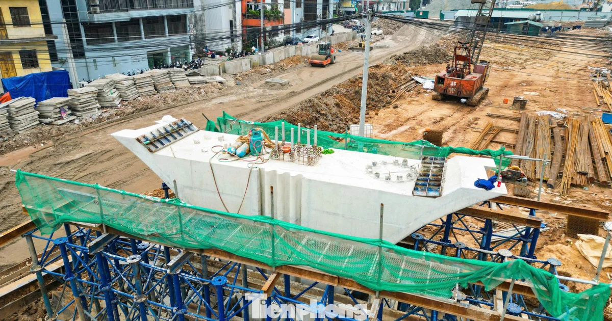 Hai cầu vượt Vành đai 1 dần lộ diện sau hơn 3 tháng thi công