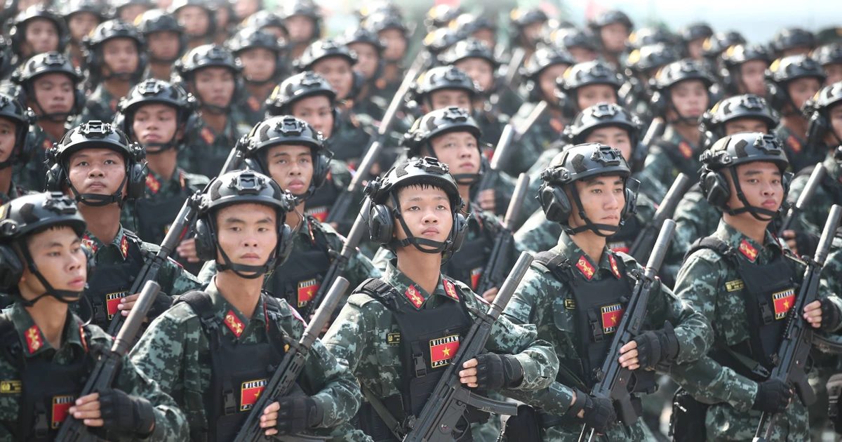 Khắc dấu ý chí thép trong nắng lửa thao trường diễu binh