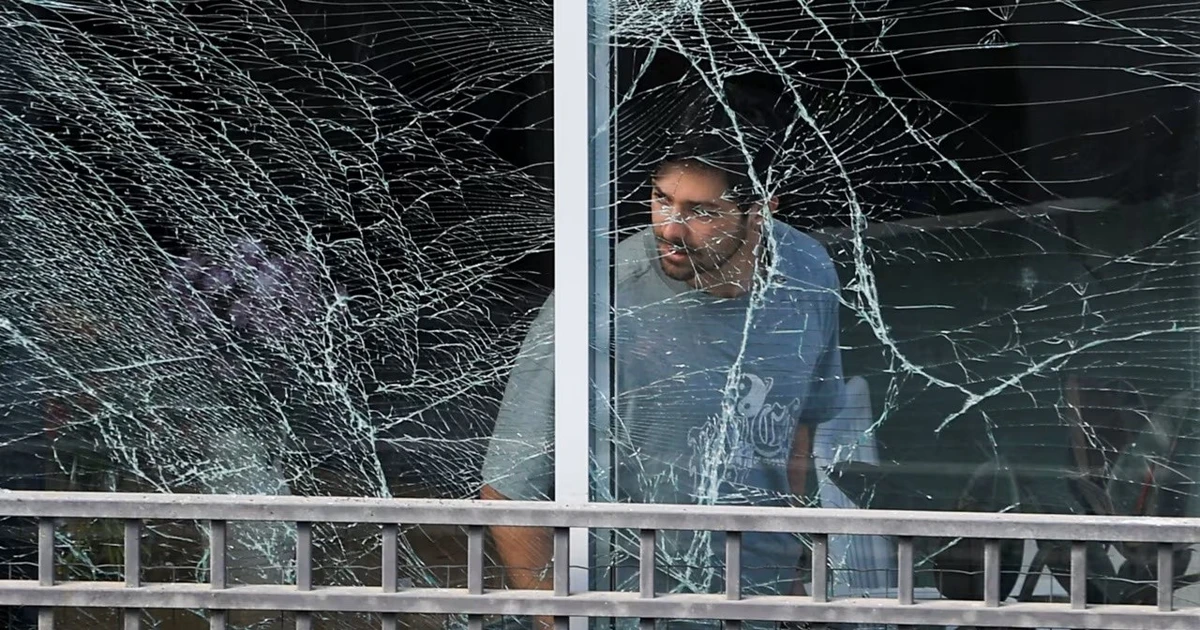 Iran liên tiếp dội hỏa lực vào các mục tiêu ở Israel, giá dầu tăng trở lại