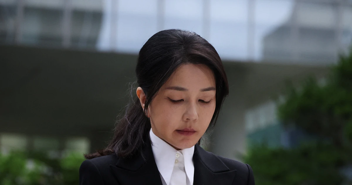 Cựu Đệ nhất phu nhân Hàn Quốc lĩnh án tù