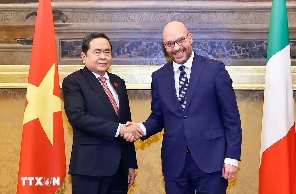 Chủ tịch Quốc hội kỳ vọng đường bay thẳng Hà Nội - Milan