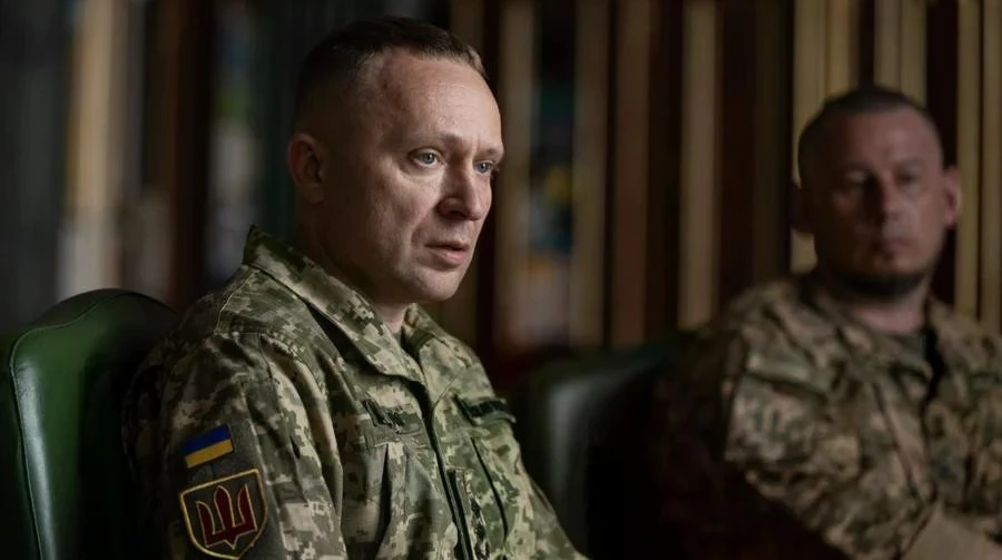 Chịu sức ép từ làn sóng biểu tình, Tổng thống Ukraine thay người đứng đầu quân đội