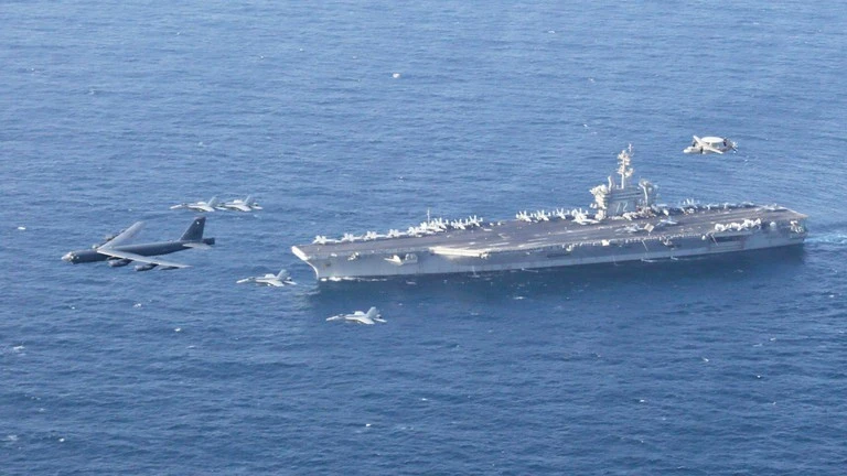 Tổng thống Mỹ nói hạm đội được điều đến Iran lớn hơn hạm đội ở Venezuela