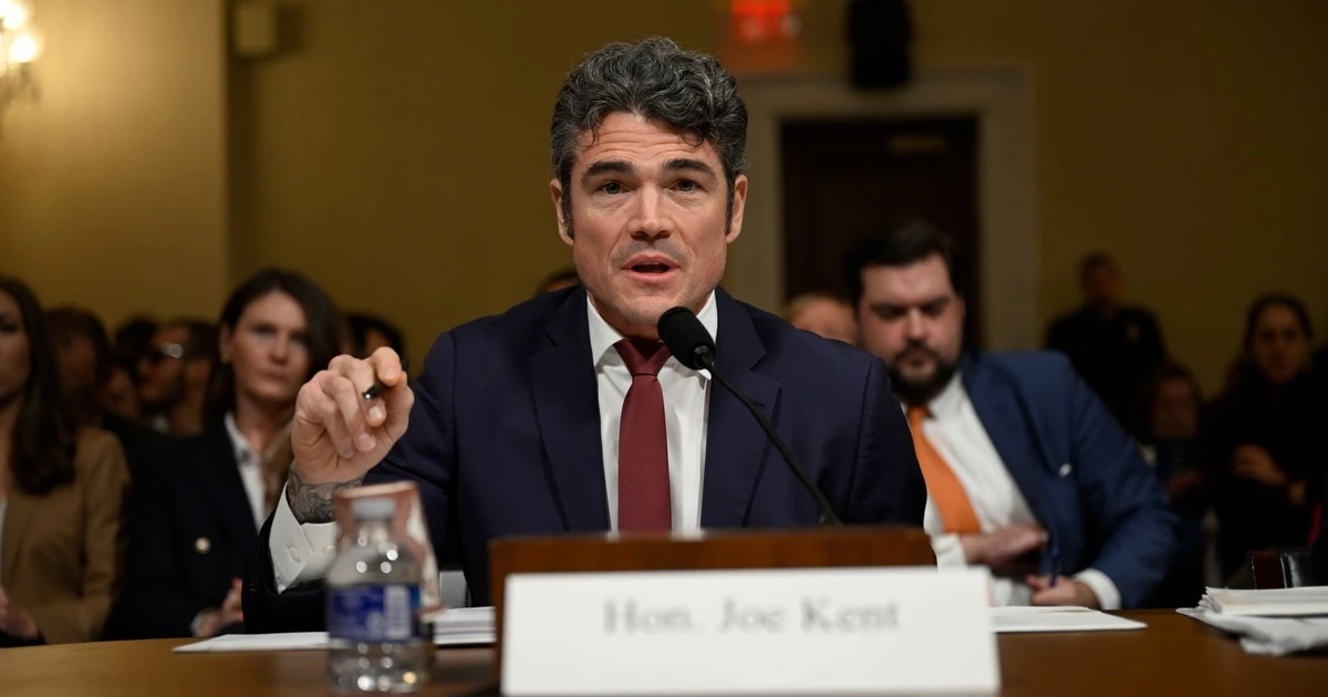 Quan chức vừa 'từ nhiệm để phản đối cuộc chiến ở Iran' bị FBI điều tra