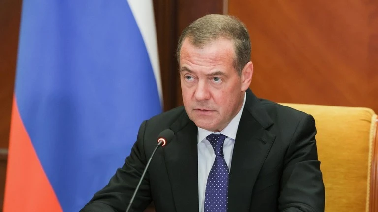 Ông Medvedev cảnh báo cứng rắn với cơ sở sản xuất máy bay không người lái có liên kết với Ukraine