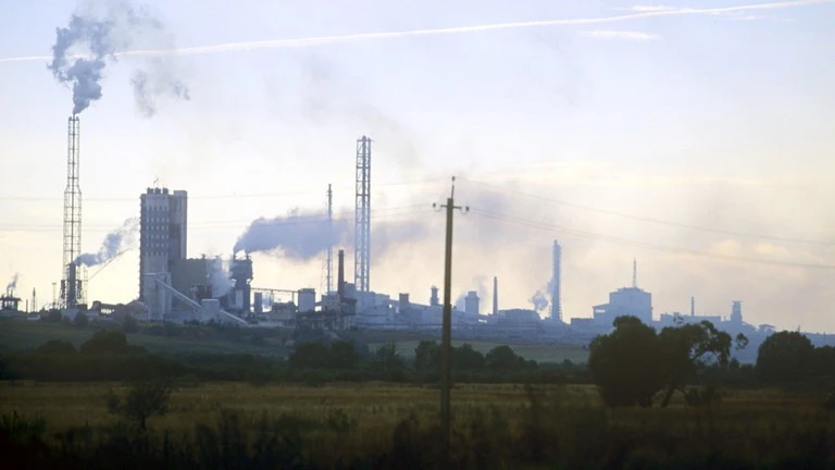 Nga: Nhà máy phân bón hứng đòn tấn công nặng nề