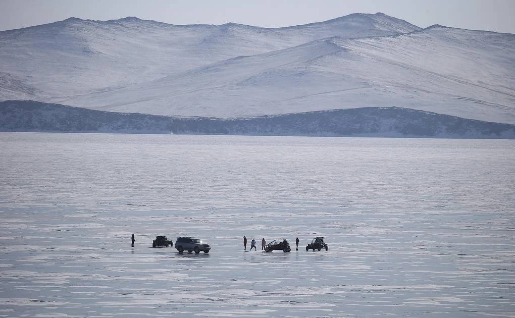 Nga: Xe chìm xuống hồ sâu nhất thế giới, nhóm du khách Trung Quốc nghi thiệt mạng