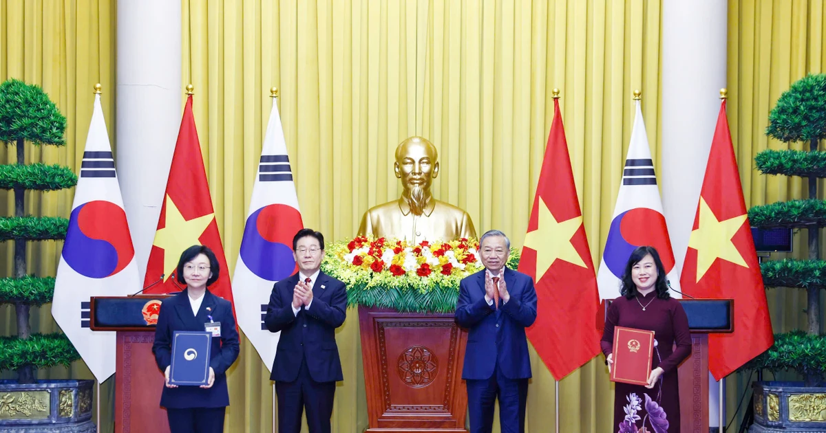 Việt Nam - Hàn Quốc trao 12 văn kiện hợp tác