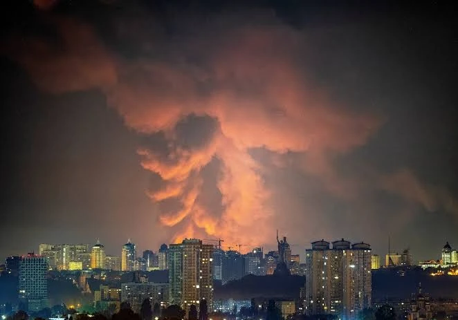 Nhiều tiếng nổ vang lên ở thủ đô Kiev của Ukraine