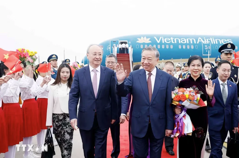 Tổng Bí thư, Chủ tịch nước Tô Lâm và Phu nhân bắt đầu thăm cấp Nhà nước đến Trung Quốc