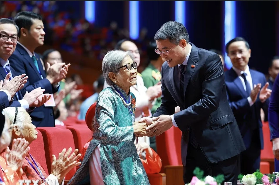 Thủ tướng Lê Minh Hưng dự Hội nghị tri ân người có công với cách mạng toàn quốc