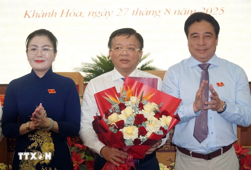 Phê chuẩn ông Lê Huyền giữ chức Phó Chủ tịch UBND tỉnh Khánh Hòa