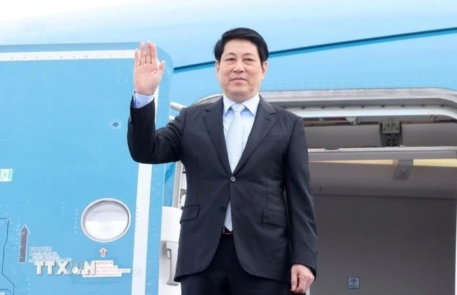 Chủ tịch nước Lương Cường lên đường dự Tuần lễ Cấp cao APEC lần thứ 32