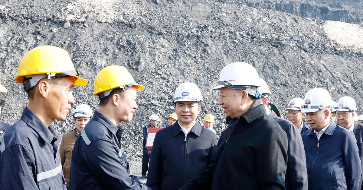 Tổng Bí thư Tô Lâm gặp mặt, chúc Tết công nhân ngành Than tại Quảng Ninh