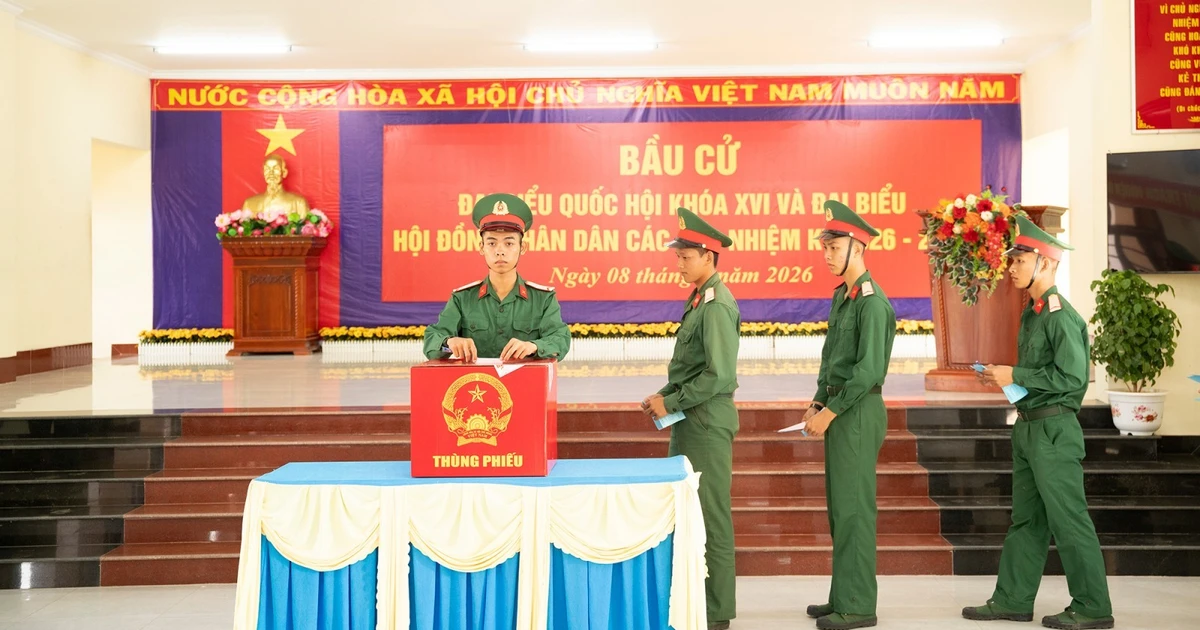 Hình ảnh cử tri đặc khu Thổ Châu đi bầu cử sớm