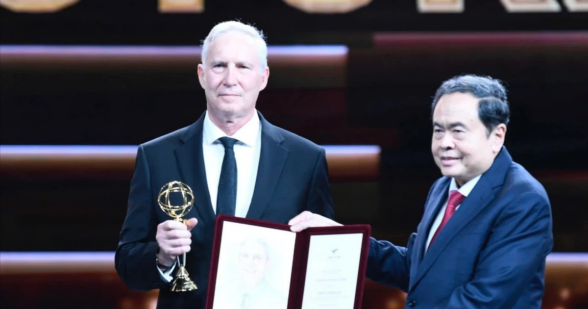 Bốn nhà khoa học nghiên cứu vắc xin HPV thắng giải cao nhất VinFuture 2025