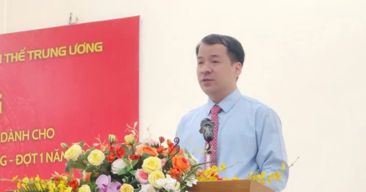 Trang bị nền tảng lý luận chính trị cho đảng viên mới và đối tượng kết nạp Đảng