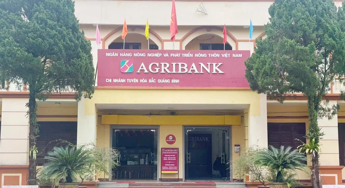 Nhân viên ngân hàng kịp thời ngăn khách hàng chuyển 140 triệu đồng cho kẻ lừa đảo