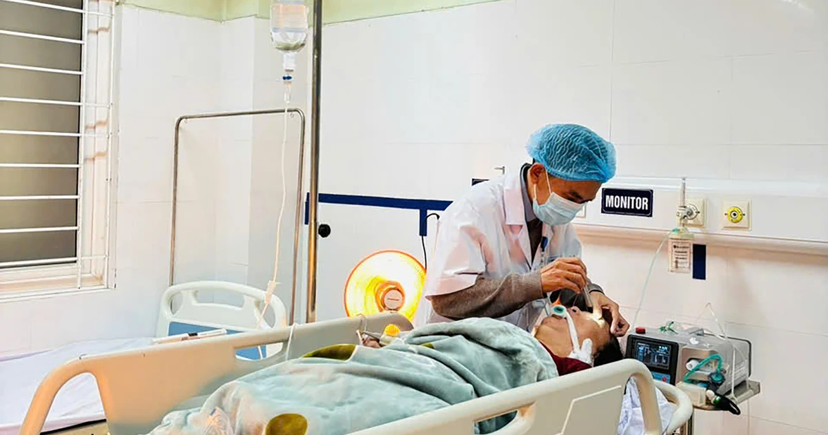 Hai người ở Quảng Trị nguy kịch vì sưởi than trong phòng kín