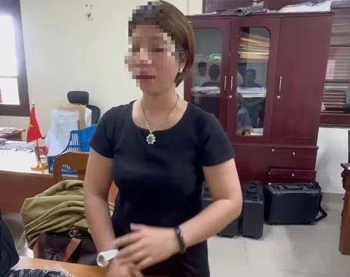 Bắt quả tang một phụ nữ mang 13 lượng vàng qua biên giới