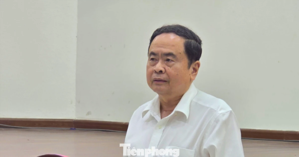 Chủ tịch Quốc hội kiểm tra công tác chuẩn bị bầu cử tại Vĩnh Long