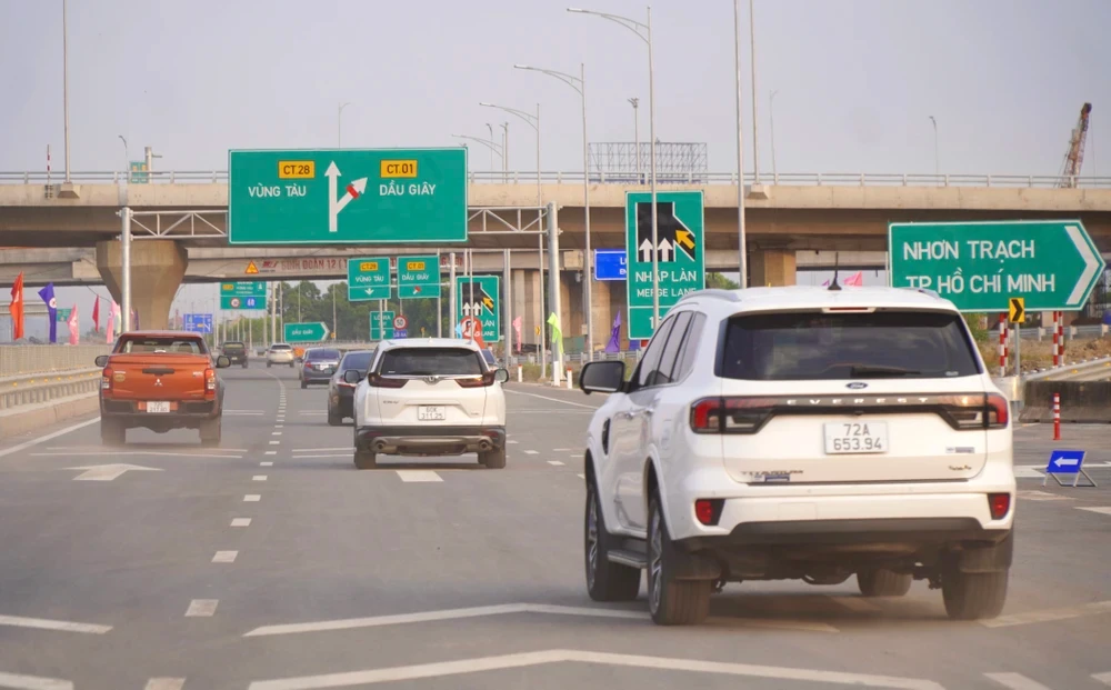 Chính thức thông xe 37 km cao tốc Biên Hòa - Vũng Tàu