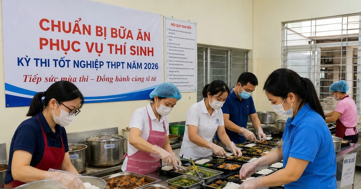 Thầy cô Hà Nội nấu cơm miễn phí cho thí sinh thi tốt nghiệp THPT