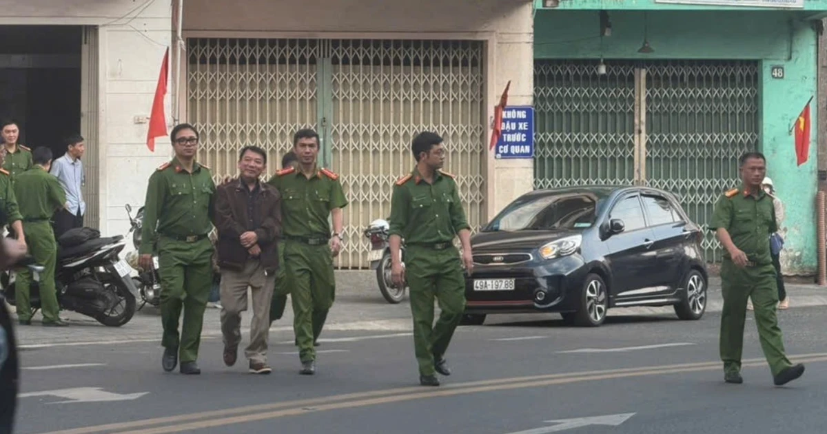 Khám xét nơi làm việc, nhà riêng Giám đốc Trung tâm Dịch vụ đấu giá Lâm Đồng