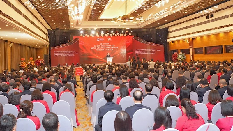 VDB kỷ niệm 20 năm thành lập: Khẳng định vai trò định chế tài chính phát triển của Nhà nước