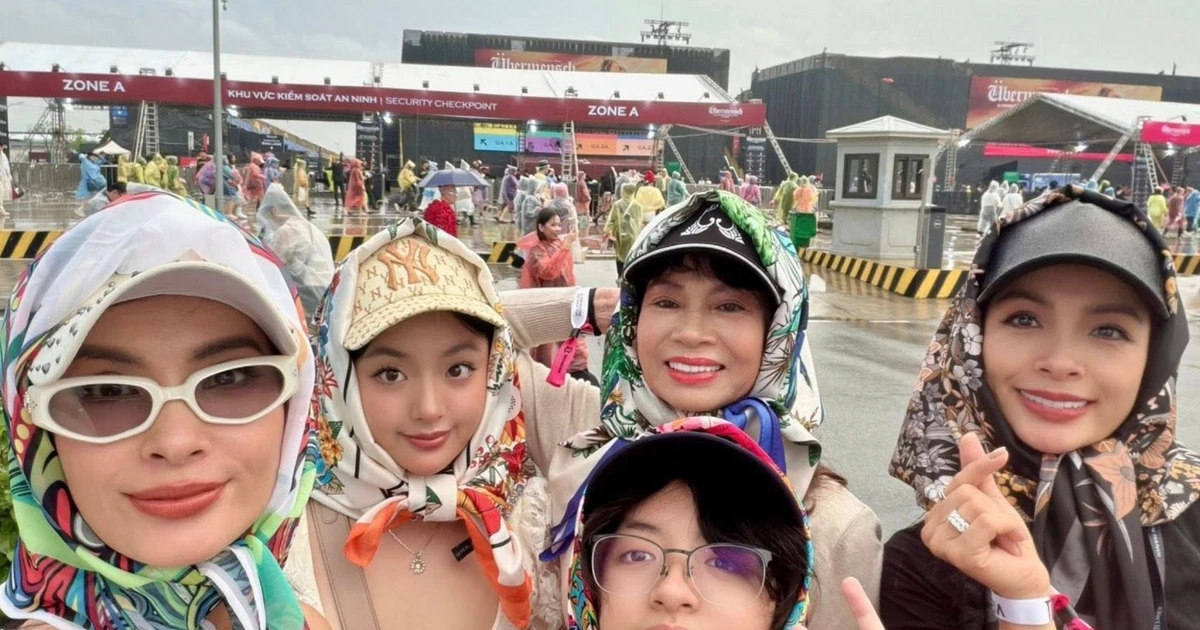 Ba thế hệ trong gia đình Thúy Hằng, Thúy Hạnh đội mưa xem concert G-Dragon