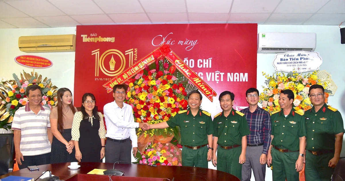 Nhiều cơ quan, đơn vị thăm, chúc mừng báo Tiền Phong nhân dịp 21/6