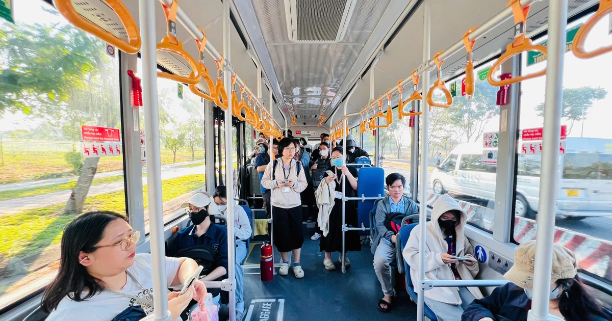 TPHCM miễn phí xe buýt từ 1/7: Hạ tầng sẵn sàng, nhà chờ 'thay áo'